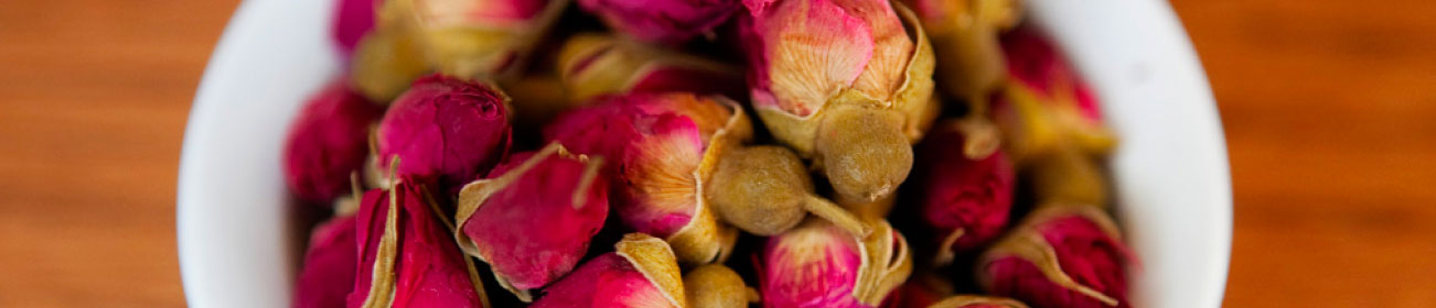 Dried roses in a bowl